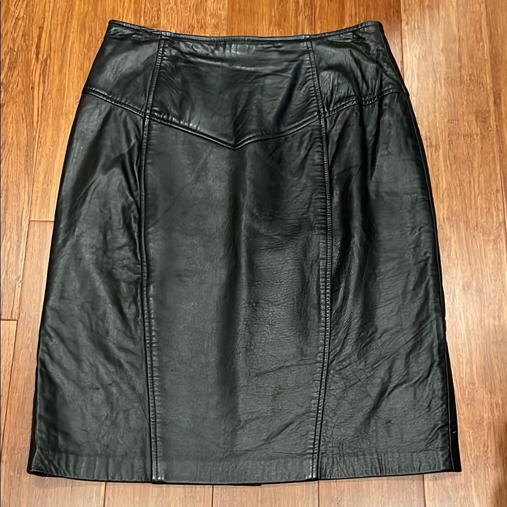 Sleek Black Leather Pencil Skirt